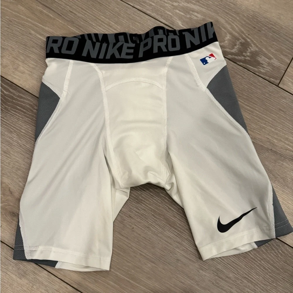 Nike Pro Dri-FIT MLB Compression Shorts - Picture 1 of 3